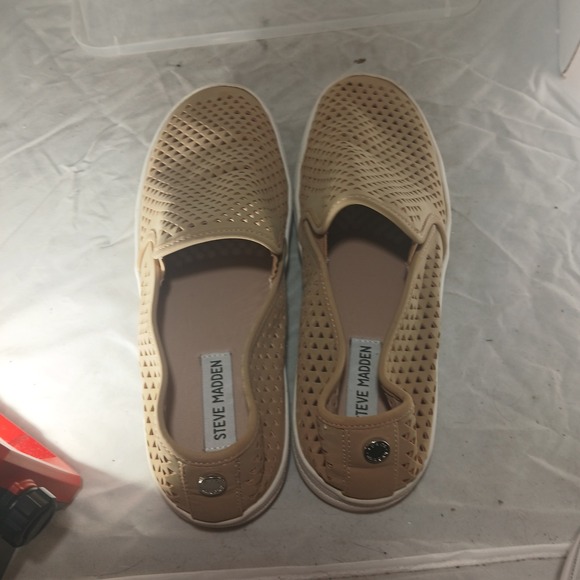 Steve Madden Perforated Tan Slip On Sneakers Platform Wedge Women's Size 7 - Picture 6 of 8